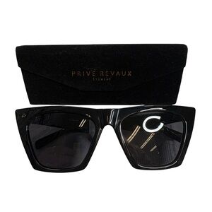 Privé Revaux The Victoria Black Cat Eye Sunglasses with Case $45 Retail